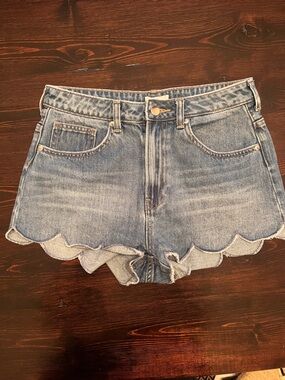 H&M Light Blue Scalloped Hem Denim Shorts